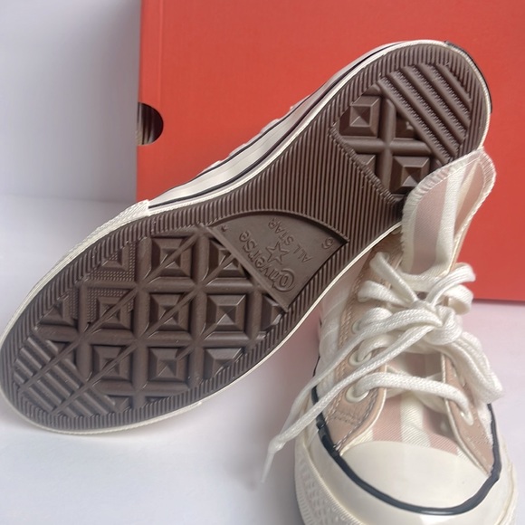 Converse High-Top Sneakers in White and Pink - Picture 4 of 11